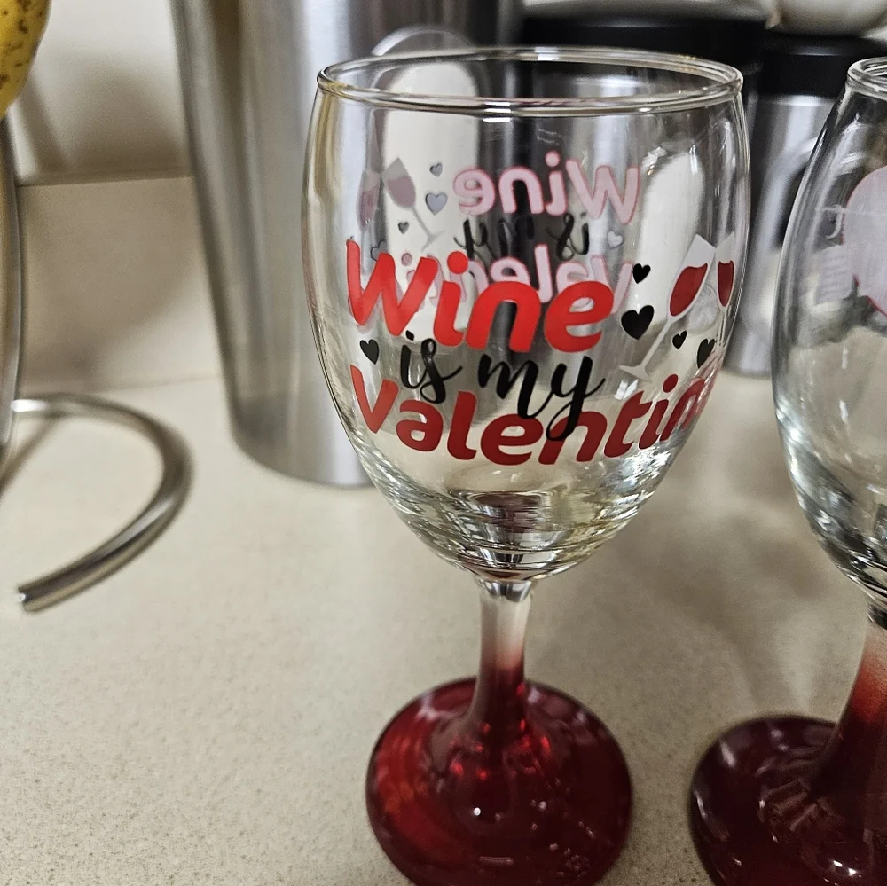 Valentines day wine glasses